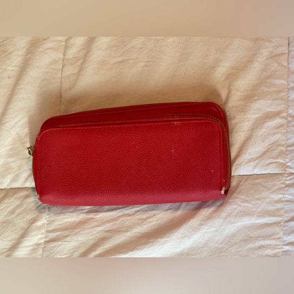Red Wallet ❤️ - Picture 2 of 5